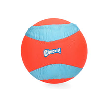 Chuckit Amphibious Mega Ball Oranje / Blauw 15X12,5X21 CM